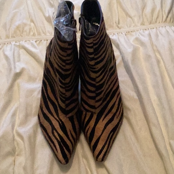 Antonio Melani Tiger Striped Horsehair Ankle Boots w/ Pointed Toes - Picture 2 of 11